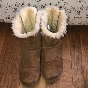 Like new uggs